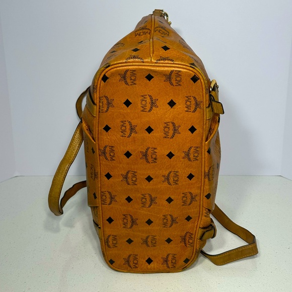 MCM VISETOS VINTAGE SHOULDER BAG COGNAC MEDIUM - Picture 3 of 15